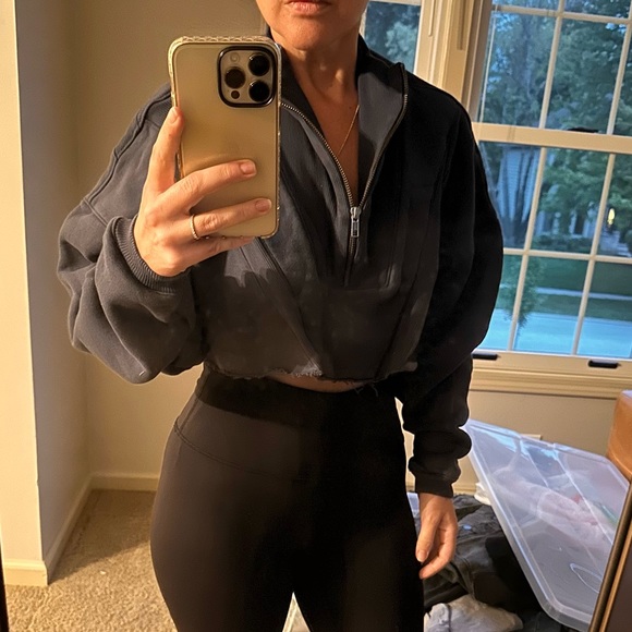 Joah Brown Half Zip Crop Pullover in Size S/M Washed Navy NWT - Picture 3 of 4